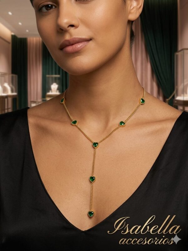 collar corbatero corazones verde