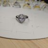 anillo gota plateado