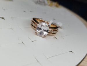 Anillo xuping tipo compromiso