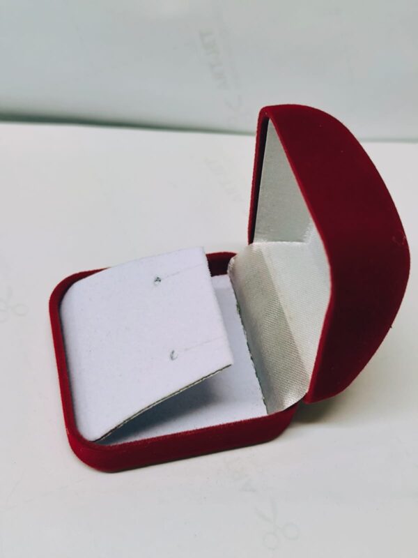 WhatsApp Image 2026-07-22 at 02.25.58 estuche para regalo terciopelo (rojo)