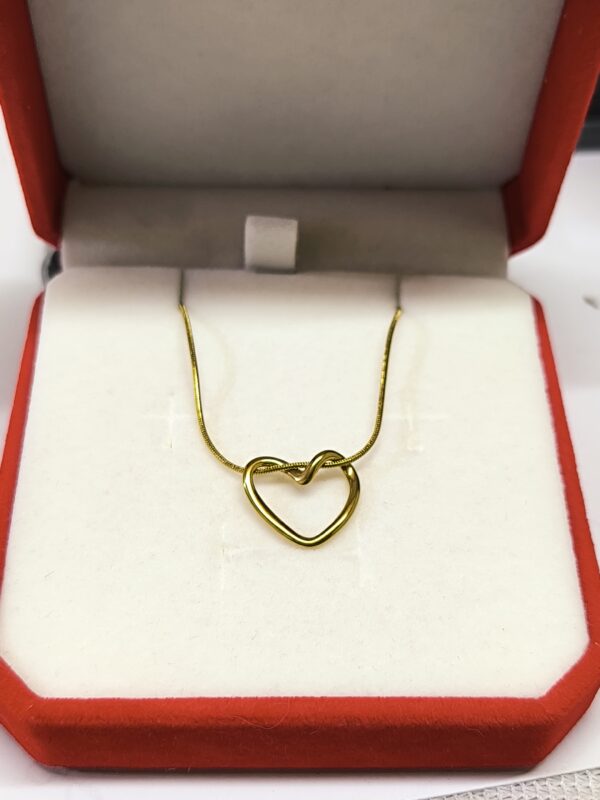 Collar corazón Dorado
