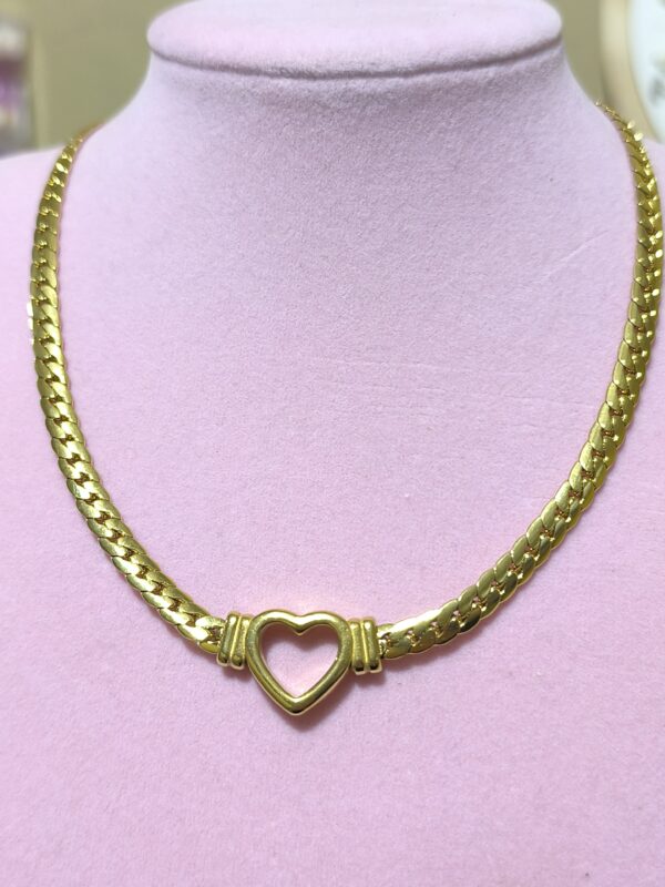IMG-20260826-WA0015 collar corazón cadena ancha